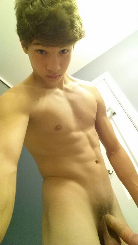 nude teen boys selfies